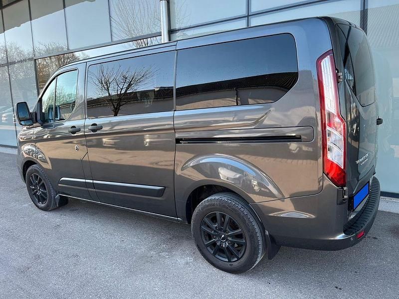 Gebraucht Ford Tourneo Trend 185 PS (136 kW) 2019 Grau Van / Kleinbus