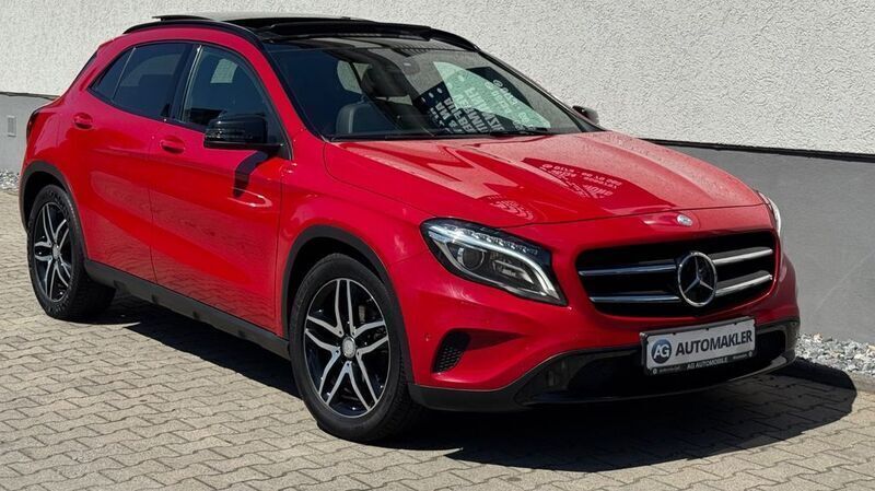 Rot Gebraucht 2017 Mercedes GLA220 SUV | 19.900 € (Fairer Preis) - Bild 1/4