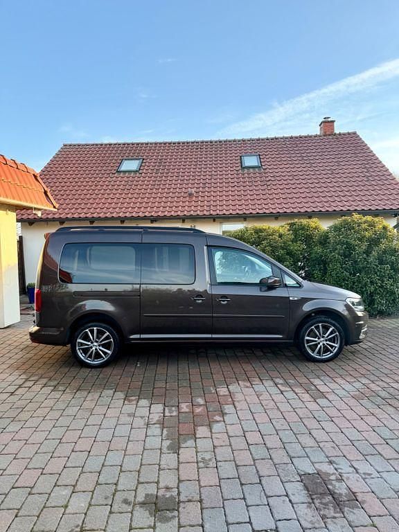 Gebraucht VW Caddy Maxi 110 PS (80 kW) 2019 Braun Van / Kleinbus
