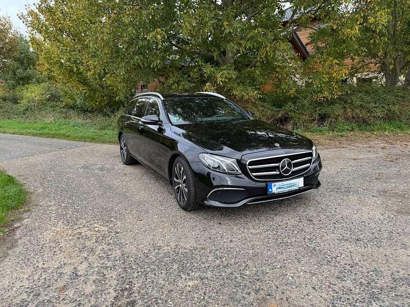 Gebraucht Mercedes E300 245 PS (180 kW) 2019 Schwarz Kombi
