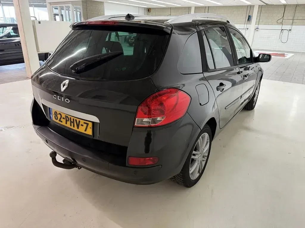 Gebraucht Renault Clio 75 PS (55 kW) 2011 Schwarz Kombi
