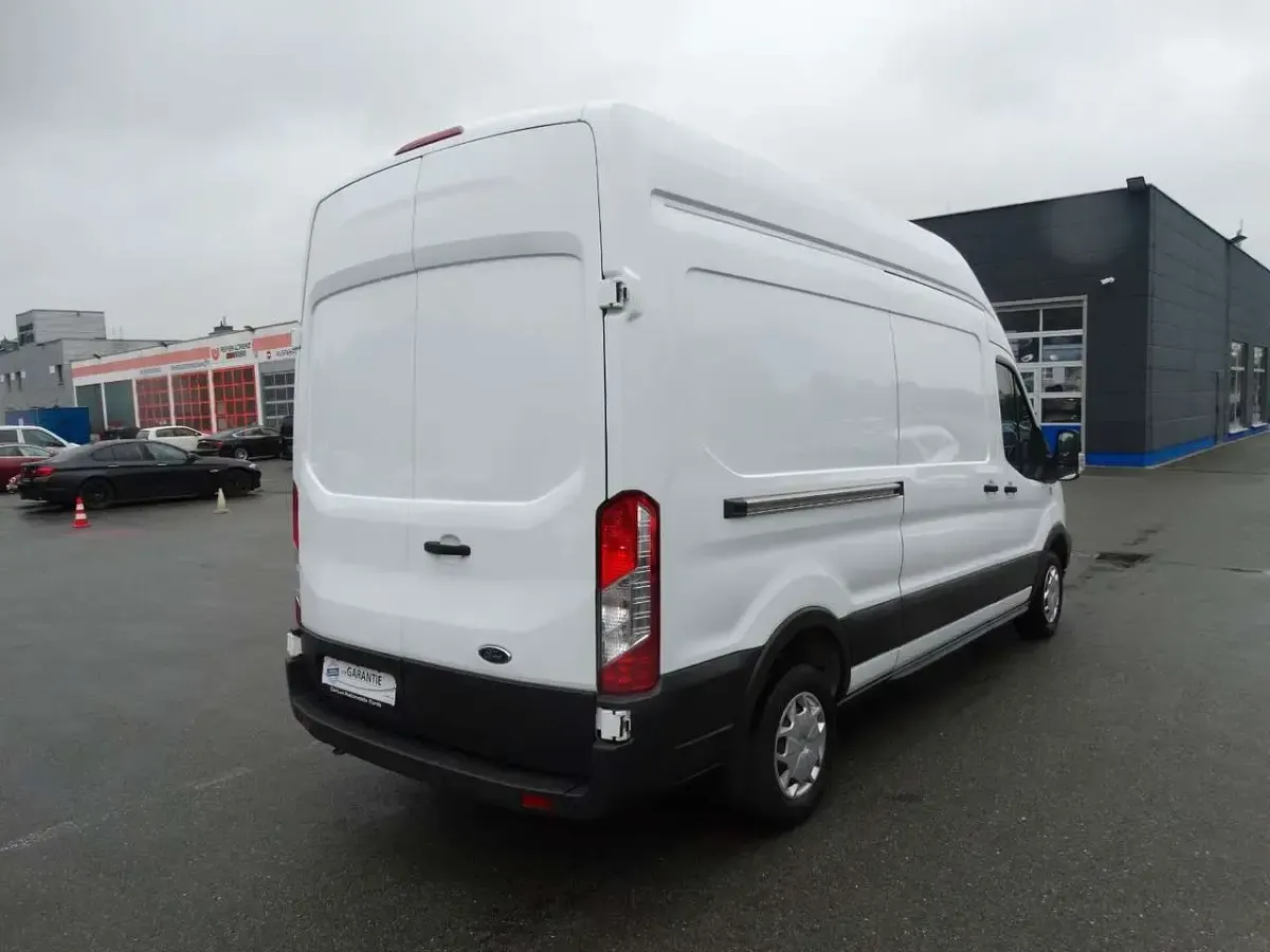 Gebraucht Ford Transit 131 PS (96 kW) 2019 Frostweiß Van / Kleinbus