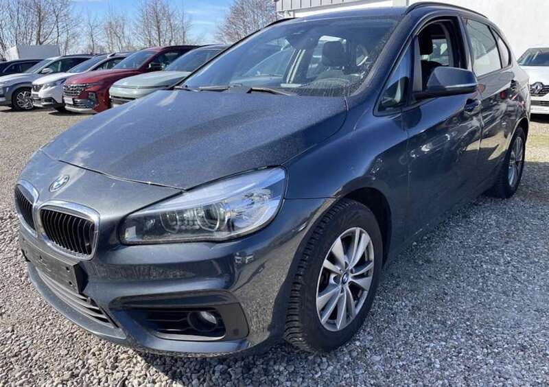 Atlantikgrau metallic Gebraucht 2015 BMW 218 Van / Kleinbus | 12.990 € (Guter Preis) - Bild 1/4