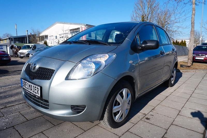 Gebraucht Toyota Yaris Cool 69 PS (50 kW) 2007 Medium silver metallic Kleinwagen