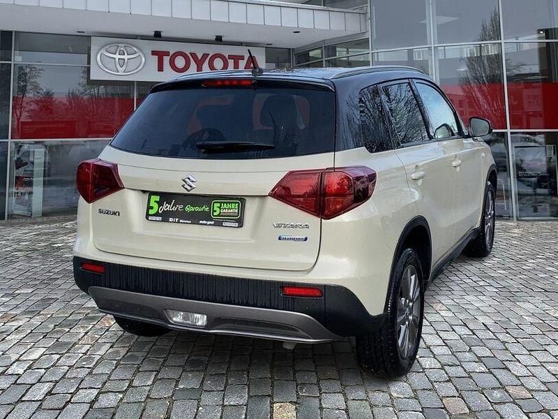 Gebraucht Suzuki Vitara Comfort 129 PS (94 kW) 2023 Beige / schwarz SUV