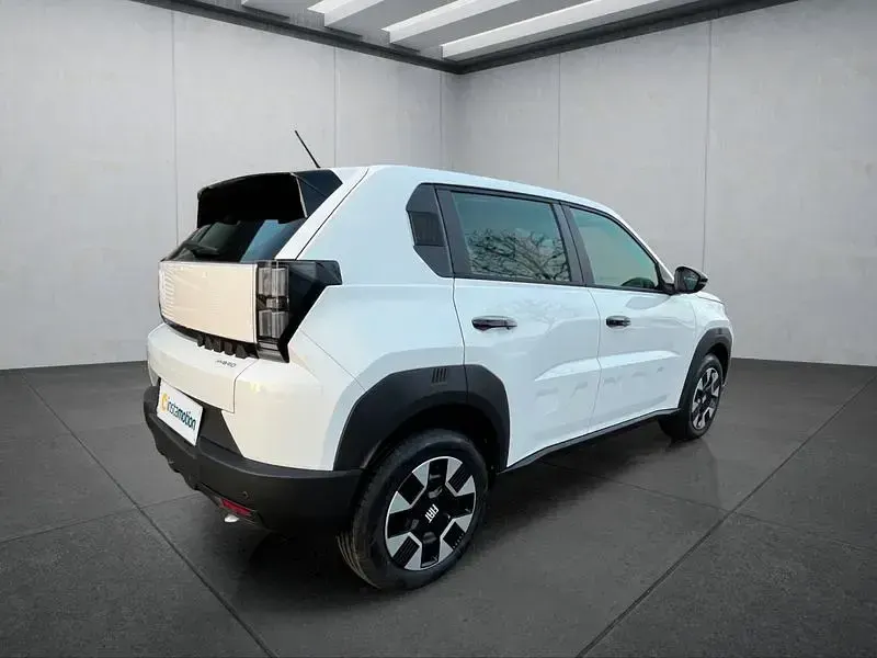 Neu Fiat Grande Panda 101 PS (74 kW) 2025 Weiß Kleinwagen