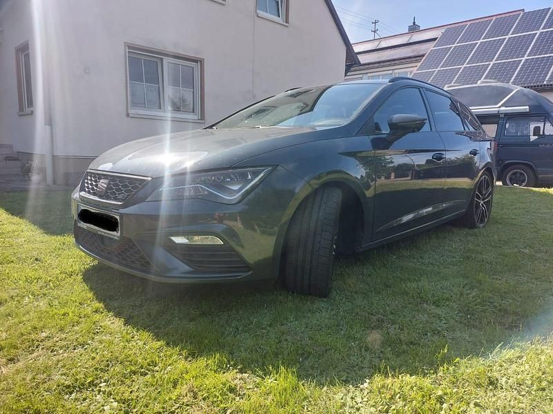 Grau Gebraucht 2020 Cupra Leon Kombi | 24.750 € (Guter Preis) - Bild 1/4
