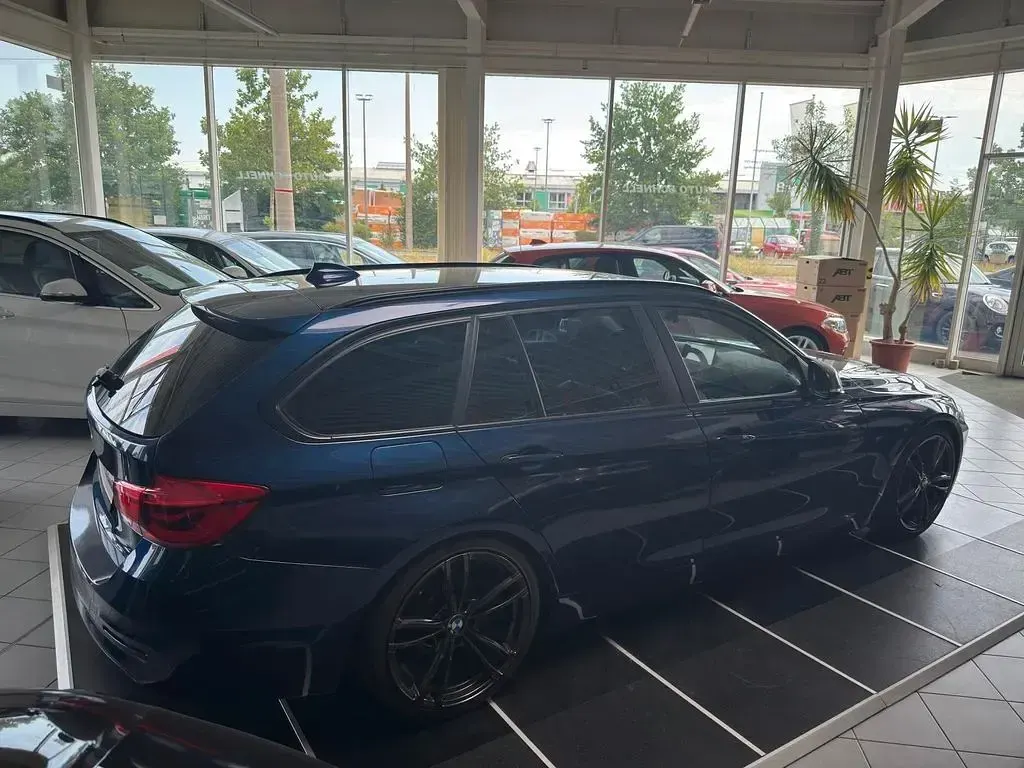 Gebraucht BMW 320 184 PS (135 kW) 2018 Blau Limousine