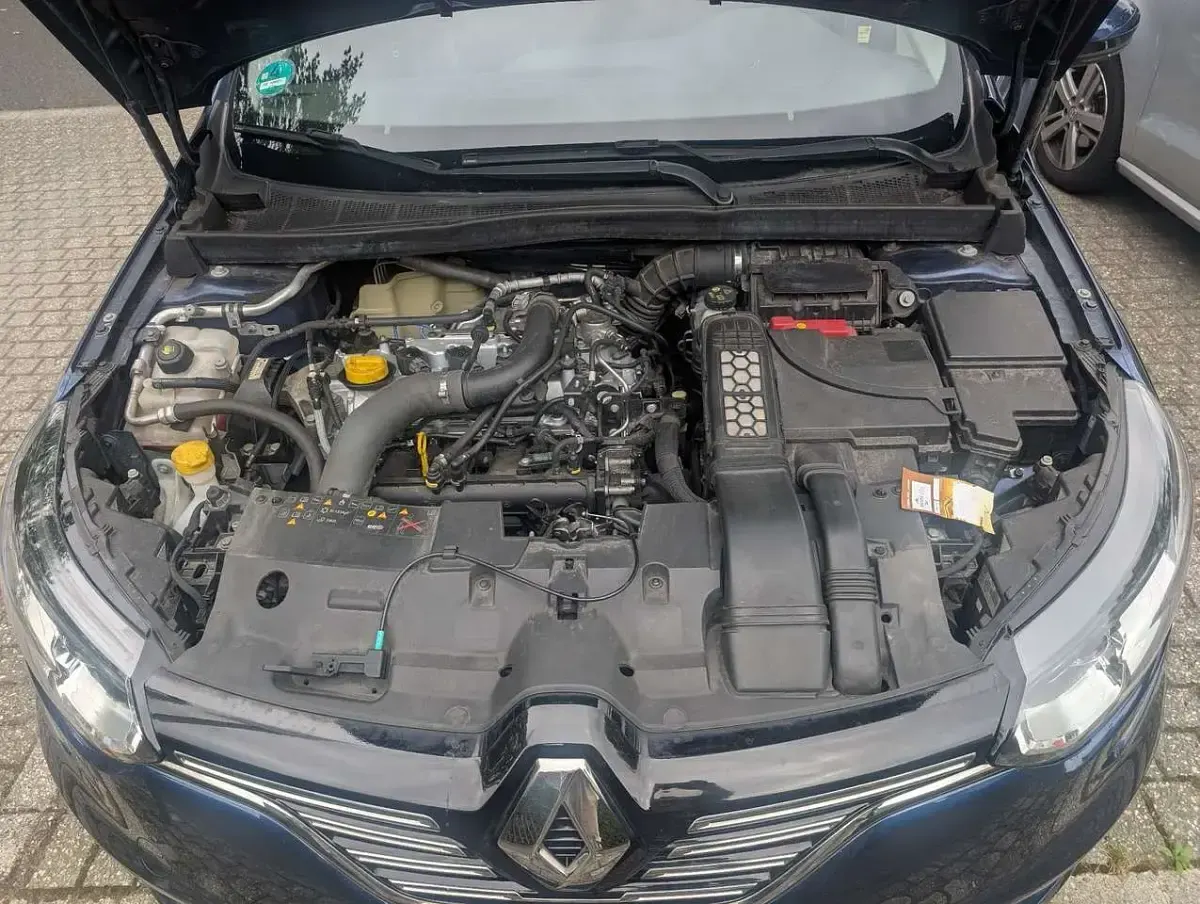 Gebraucht Renault Mégane Intens 132 PS (97 kW) 2017 Blau Limousine