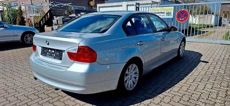 Gebraucht BMW 320 150 PS (110 kW) 2006 Silber Limousine