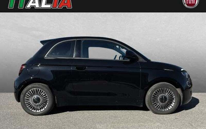 Gebraucht Fiat 500e Icon 86 kW (118 PS) 2021 Schwarz (onyx schwarz) Kleinwagen