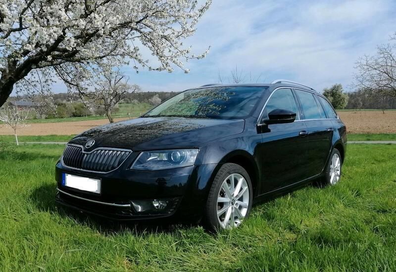 Schwarz Gebraucht 2013 Skoda Octavia Elegance Kombi | 8.490 € (Guter Preis) - Bild 1/4