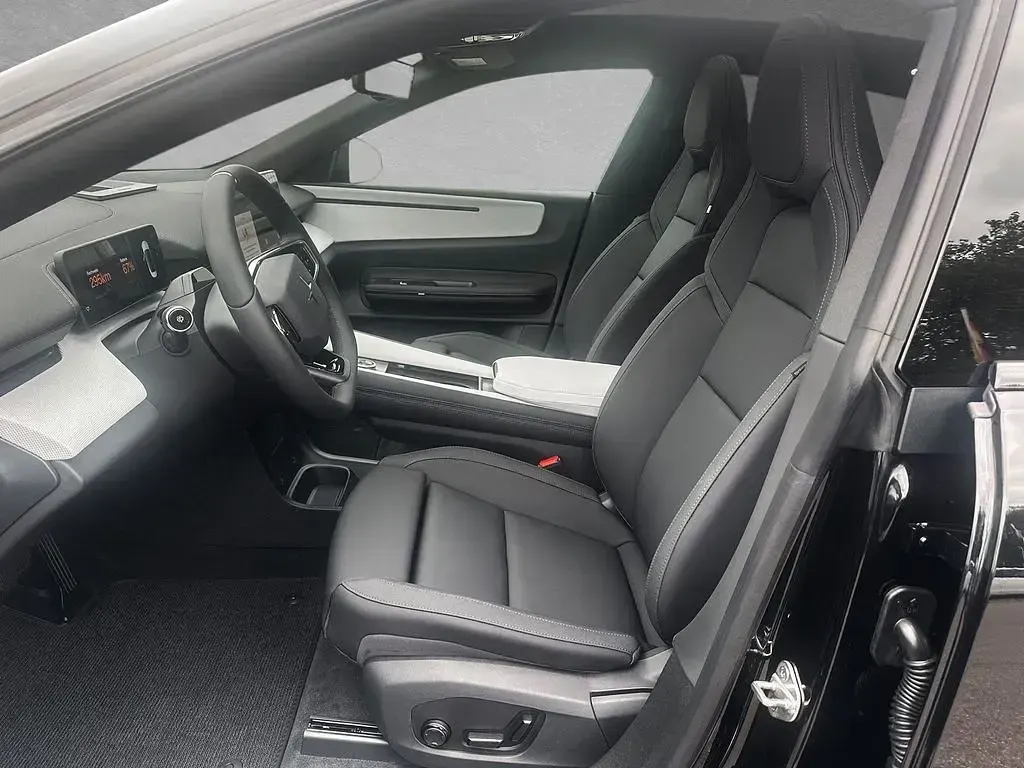 Neu Polestar 4 Pilot 400 kW (544 PS) 2025 Snow SUV
