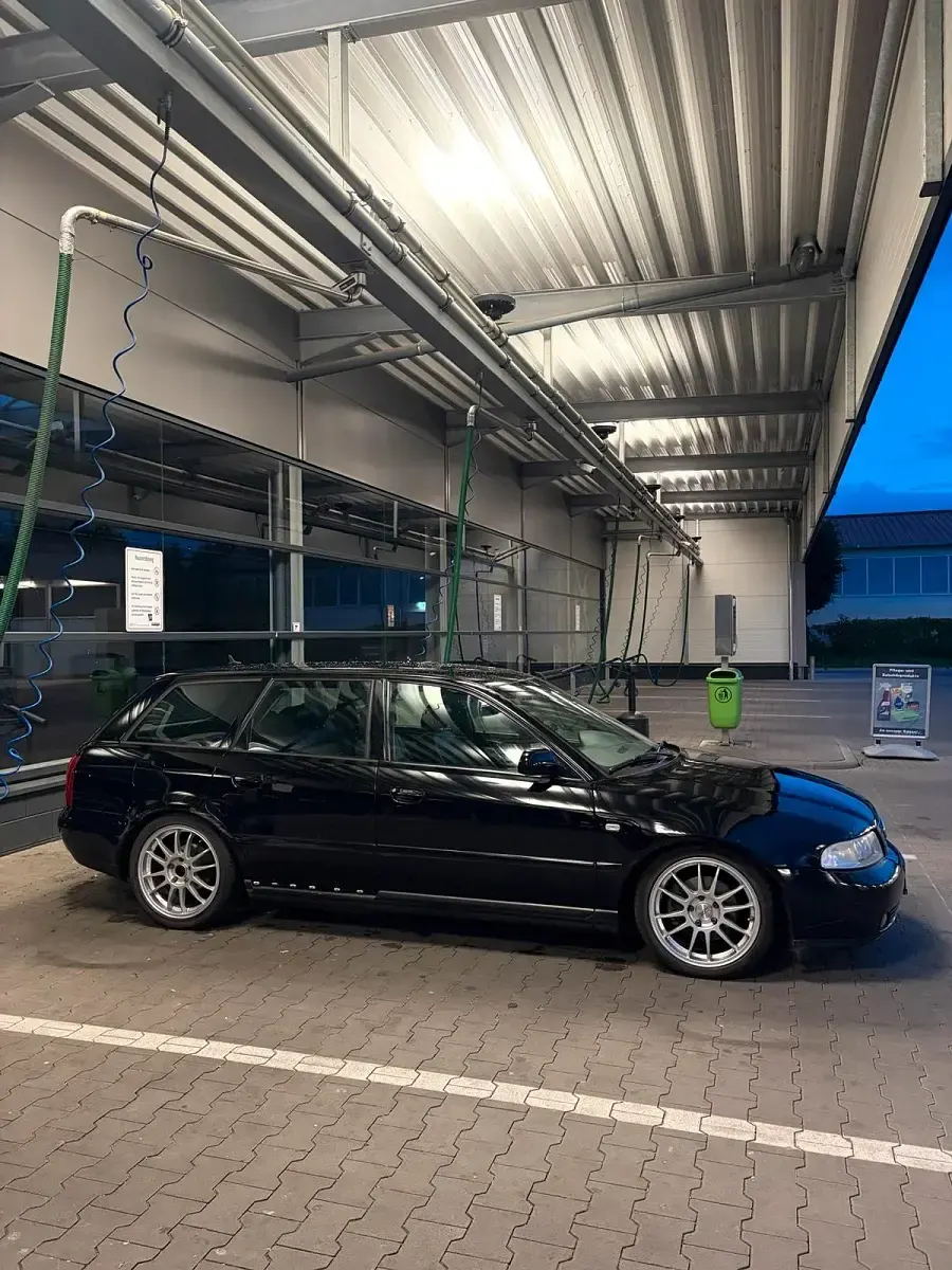 Gebraucht Audi A4 110 PS (80 kW) 1999 Schwarz Kombi