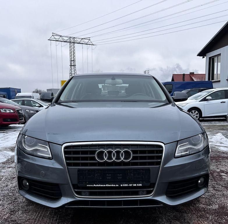 Gebraucht Audi A4 Ambiente 160 PS (117 kW) 2011 Grau Limousine