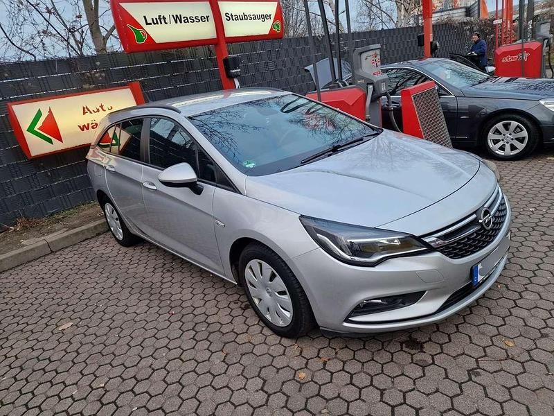 Gebraucht Opel Astra Dynamic 110 PS (80 kW) 2018 Limousine