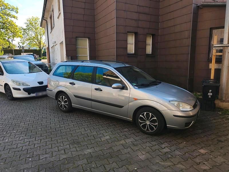 Second-hand Ford Focus 115 CP (84 kW) 2004 Argintiu Break