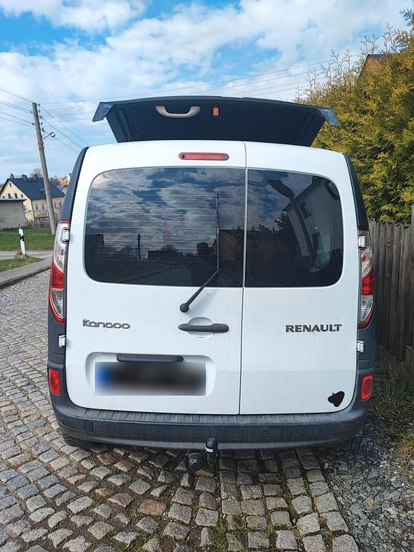 Usata Renault Rapid 75 CV (55 kW) 2016 Bianco