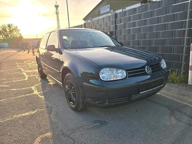Usata VW Golf IV 75 CV (55 kW) 2000 Blu Utilitaria