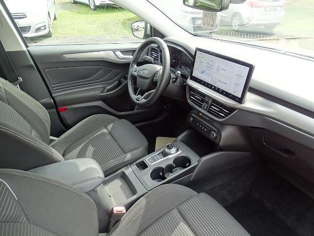 Używany Ford Focus Titanium 116 KM (85 kW) 2024 Srebrny Sedan/Limuzyna