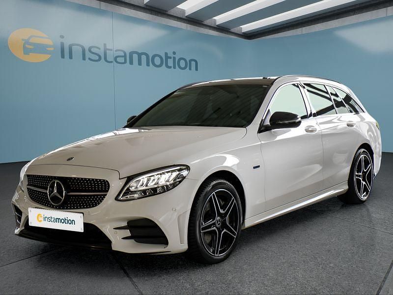 Weiß Gebraucht 2020 Mercedes C300e Kombi | 32.699 € - Bild 1/4