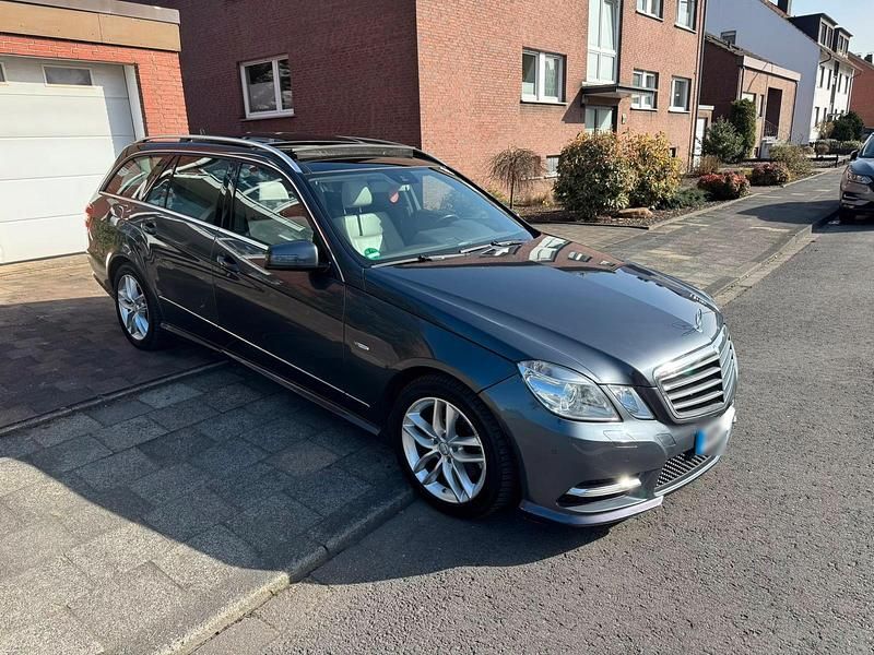 Gebraucht Mercedes E250 AMG 204 PS (150 kW) 2012 Grau Kombi