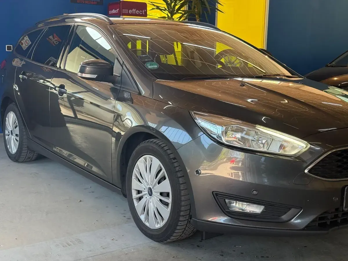 Gebraucht Ford Focus Business Edition 125 PS (91 kW) 2017 Grau Kombi