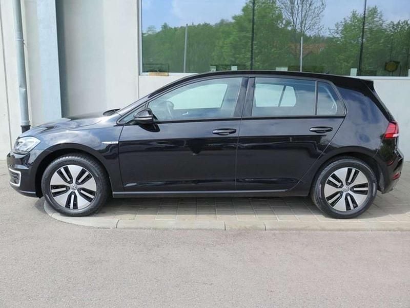 Gebraucht VW e-Golf 100 kW (136 PS) 2019 Deep black perleffekt Kleinwagen