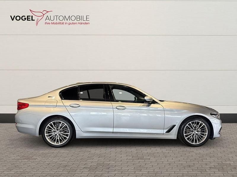 Gebraucht BMW 530e Sport Line 252 PS (185 kW) 2019 Glaciersilber metallic Limousine