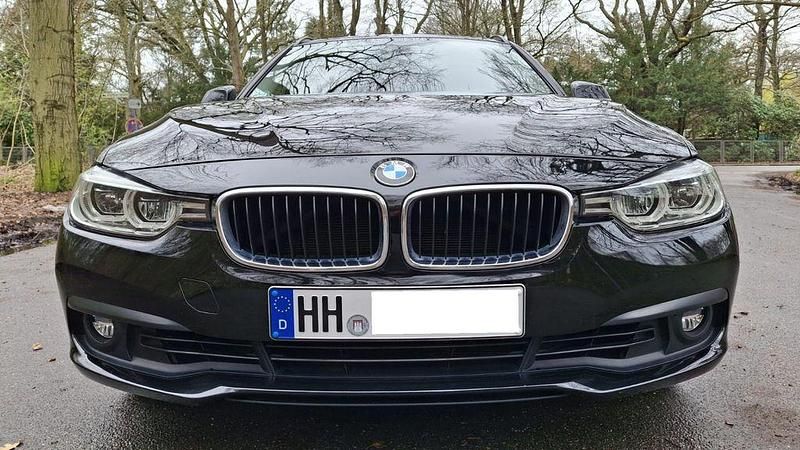 Gebraucht BMW 320 Advantage 184 PS (135 kW) 2018 Schwarz Kombi