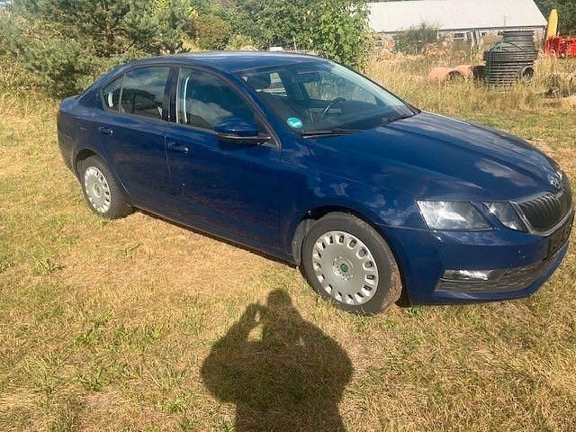 Gebraucht Skoda Octavia Drive 150 PS (110 kW) 2017 Blau Limousine