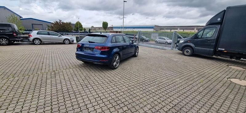 Gebraucht Audi A3 Ambition 110 PS (80 kW) 2015 Blau Limousine