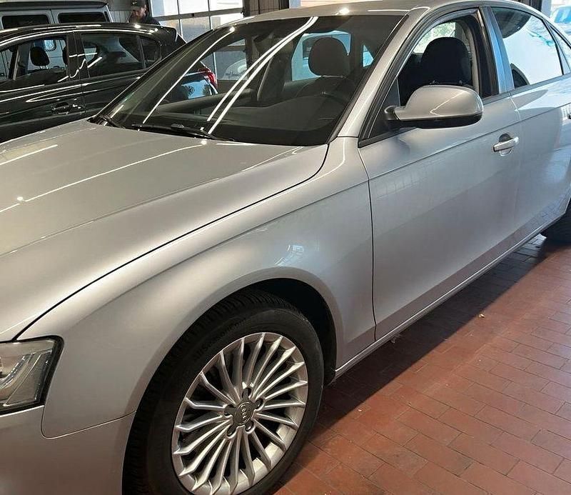 Gebraucht Audi A4 Attraction 150 PS (110 kW) 2015 Silber Limousine