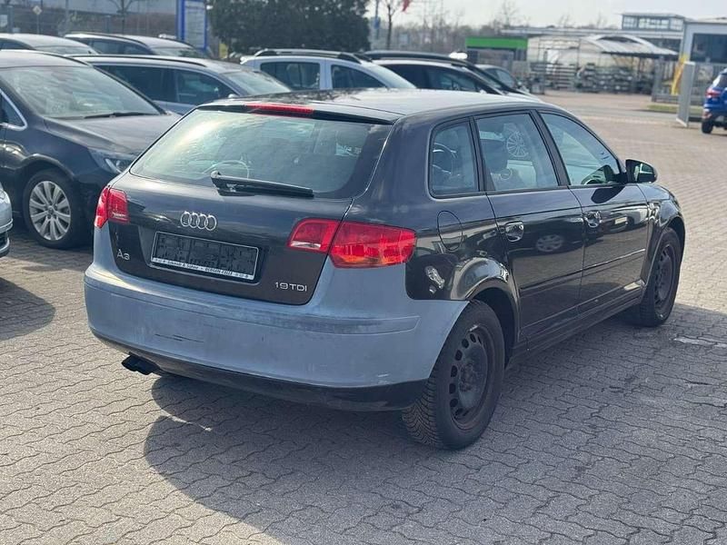 Gebraucht Audi A3 Sportback Attraction 105 PS (77 kW) 2005 Grau Kleinwagen