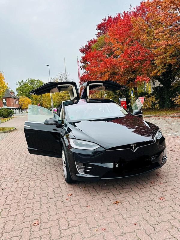 Schwarz Gebraucht 2017 Tesla Model X SUV | 25.000 € (Guter Preis) - Bild 1/4