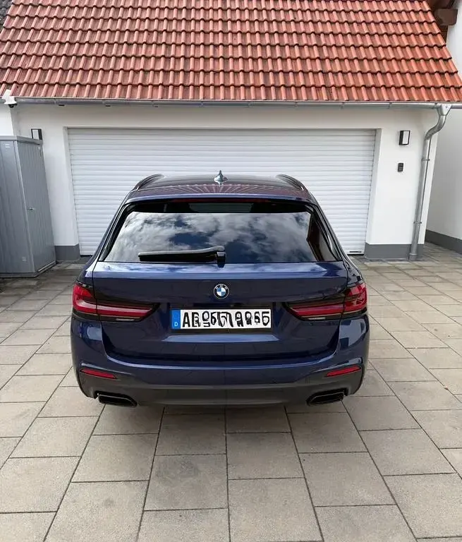 Gebraucht BMW M550 Performance 400 PS (294 kW) 2019 Blau Kombi