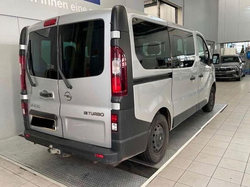 Gebraucht Opel Vivaro 120 PS (88 kW) 2015 Silber Van / Kleinbus