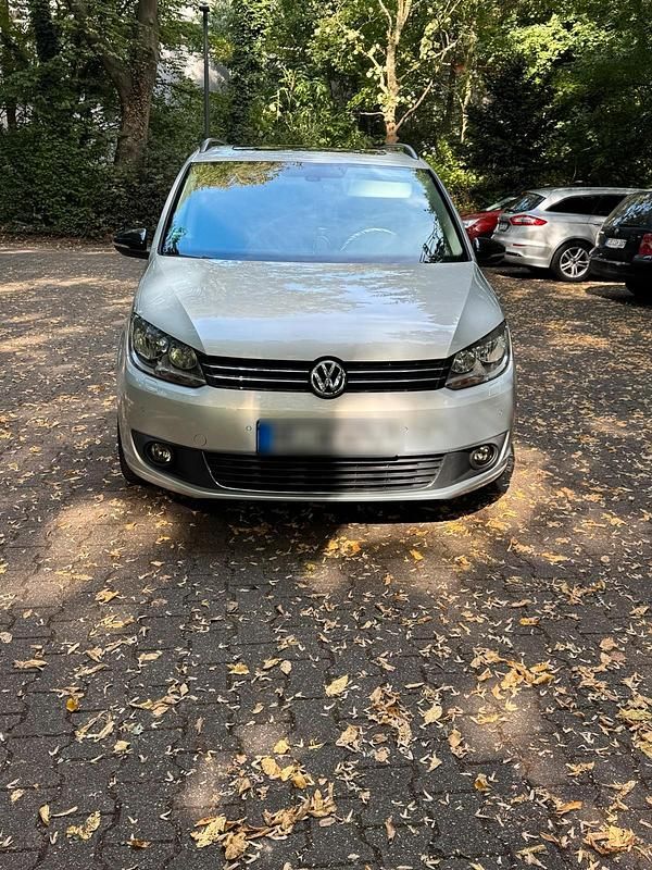 Silber Gebraucht 2010 VW Touran Van / Kleinbus | 6.500 € (Etwas zu teuer) - Bild 1/4