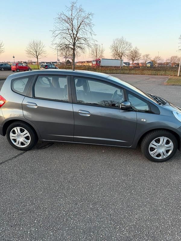 Gebraucht Honda Jazz 90 PS (66 kW) 2013 Grau Kleinwagen