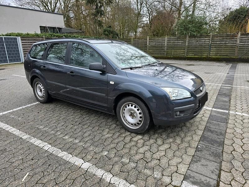 Gebraucht Ford Focus 101 PS (74 kW) 2006 Grau Kombi