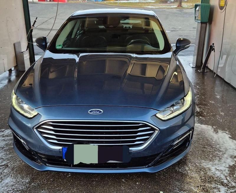 Blau Gebraucht 2020 Ford Mondeo Titanium Limousine | 13.900 € (Fairer Preis) - Bild 1/4