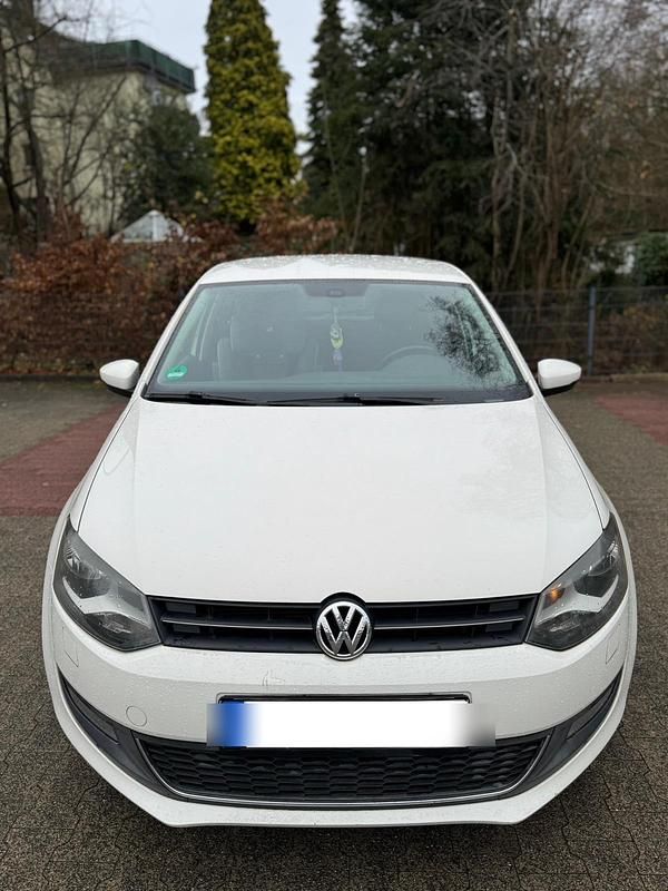 Weiß Gebraucht 2010 VW Polo Kleinwagen | 7.400 € (Fairer Preis) - Bild 1/4