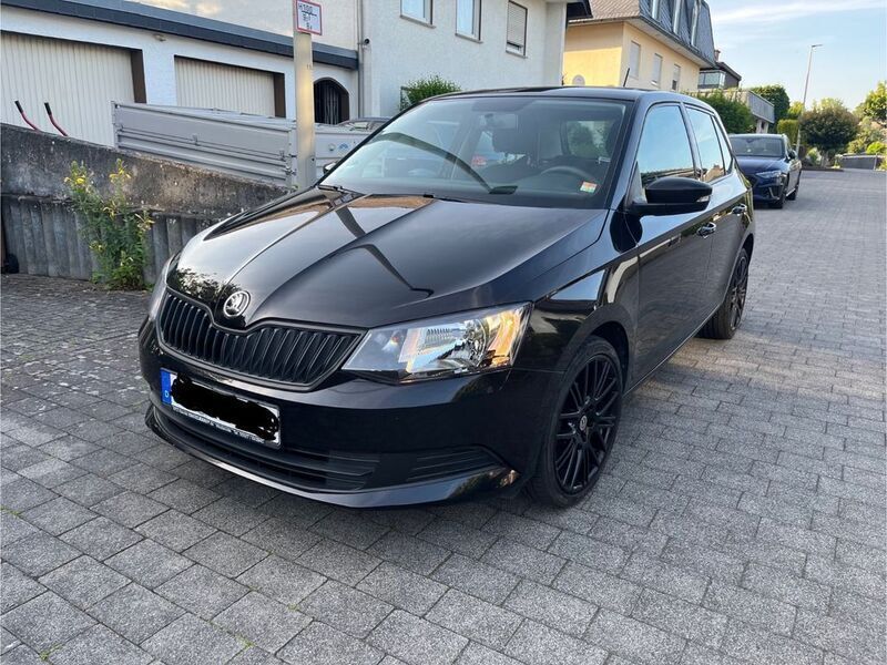 Schwarz Gebraucht 2018 Skoda Fabia Active Limousine | 6.400 € (Guter Preis) - Bild 1/4