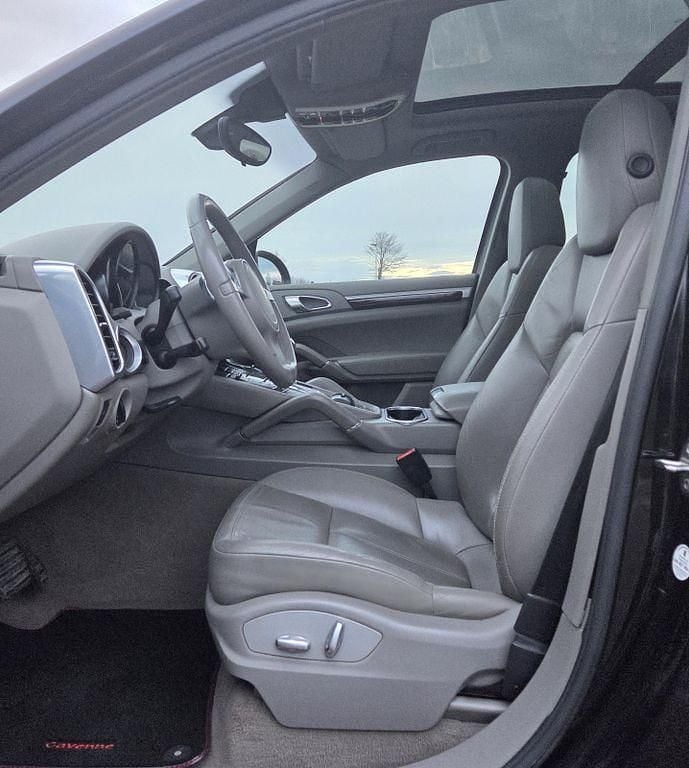 Gebraucht Porsche Cayenne 241 PS (177 kW) 2011 Schwarz SUV