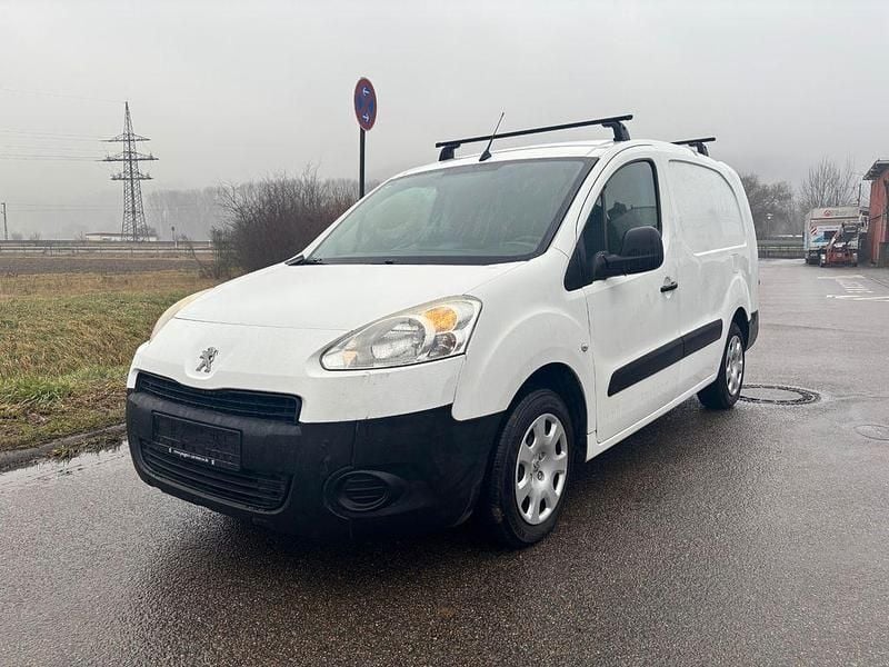 Gebraucht Peugeot Partner Comfort 90 PS (66 kW) 2014 Weiß Van / Kleinbus