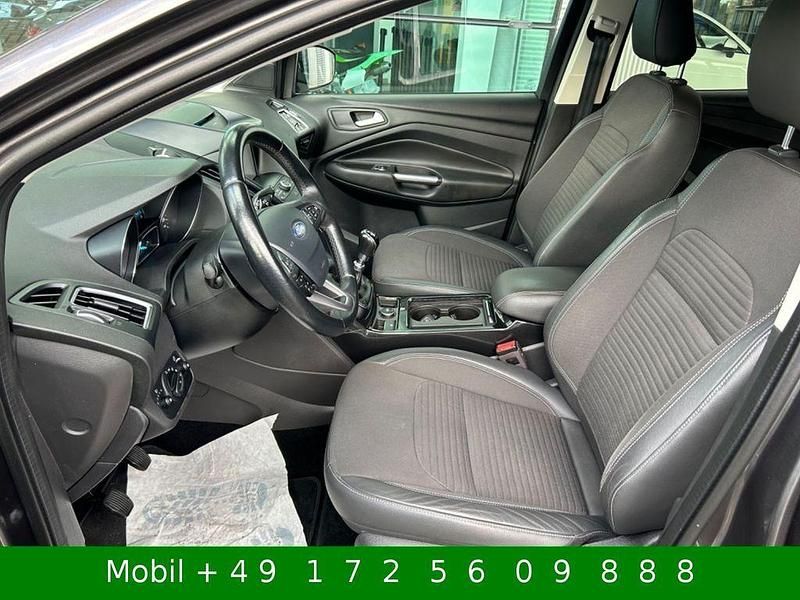 Gebraucht Ford Kuga Titanium 150 PS (110 kW) 2017 Grau SUV
