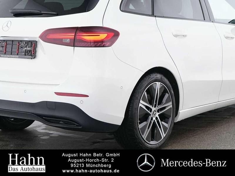 Gebraucht Mercedes B200 Progressive 163 PS (119 kW) 2024 Weiß Van / Kleinbus