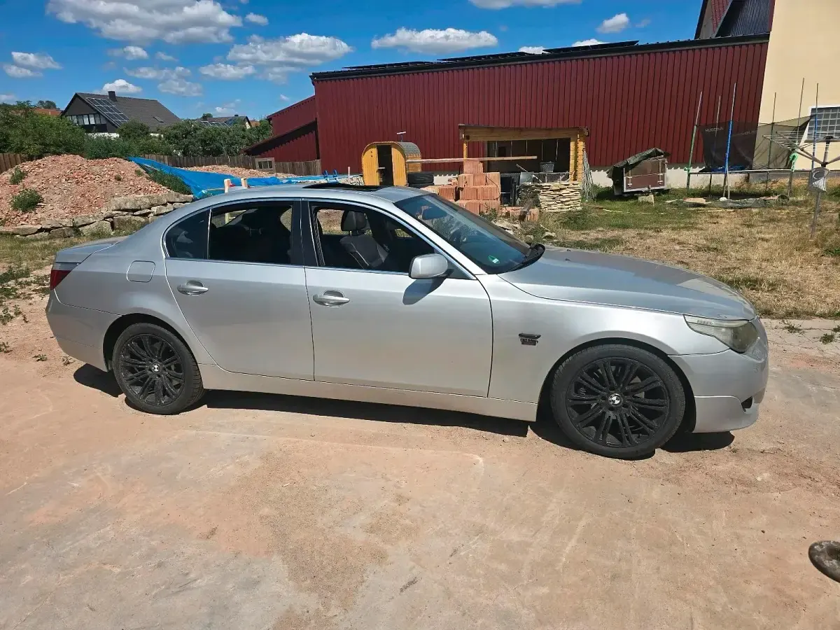 Gebraucht BMW 525 197 PS (144 kW) 2004 Silber Limousine