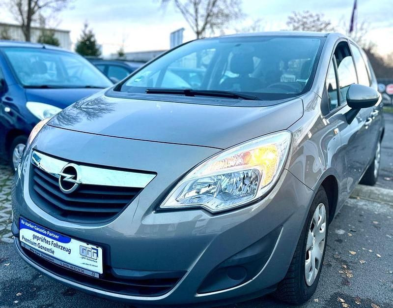 Grau Gebraucht 2012 Opel Meriva Edition Van / Kleinbus | 3.990 € (Guter Preis) - Bild 1/4