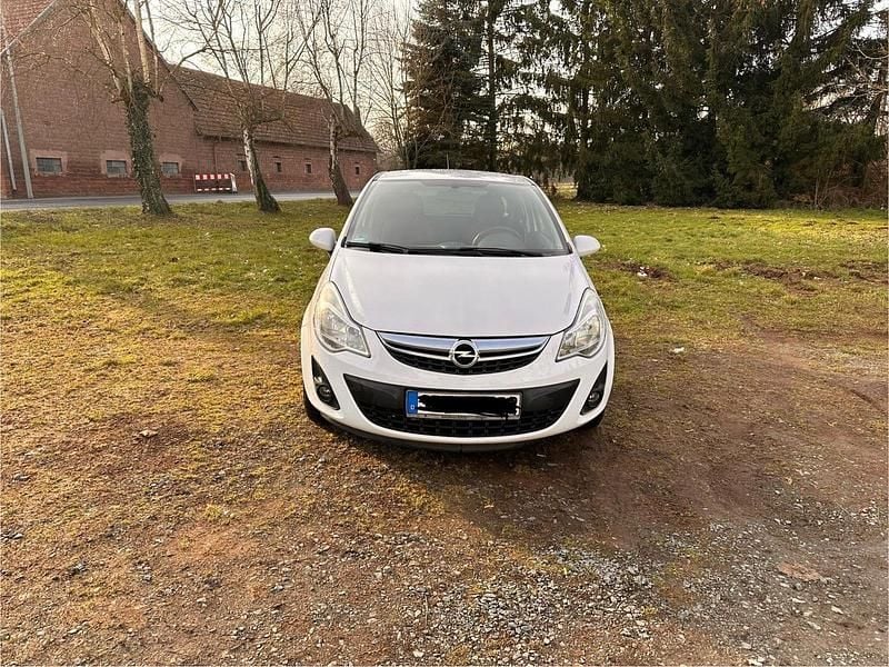 Weiß Gebraucht 2011 Opel Corsa Kombi | 1.190 € (Superpreis) - Bild 1/4